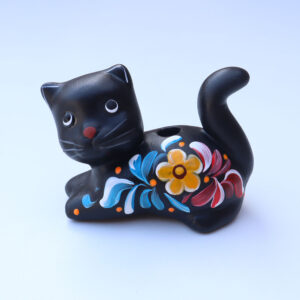 Gato de cerámica floreado