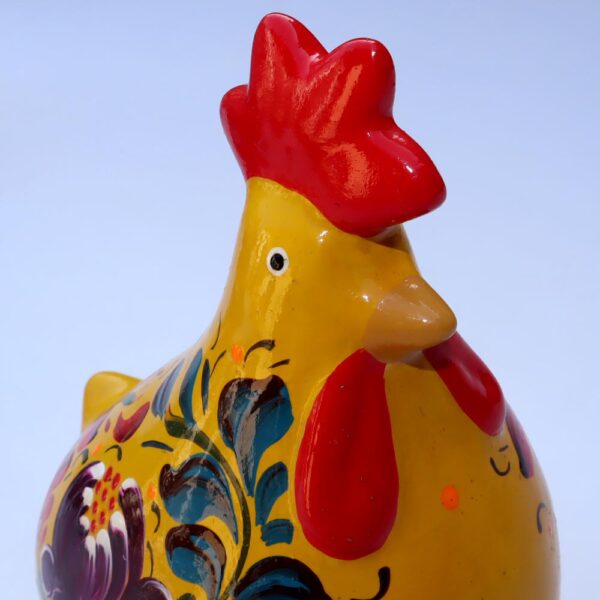 Gallina de cerámica floreada